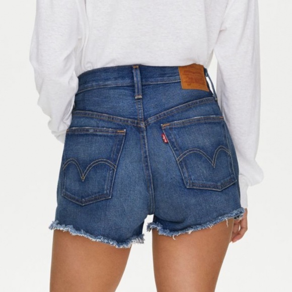 Levi's 501 ORIGINAL SHORT SIZE 28 - Picture 2 of 5